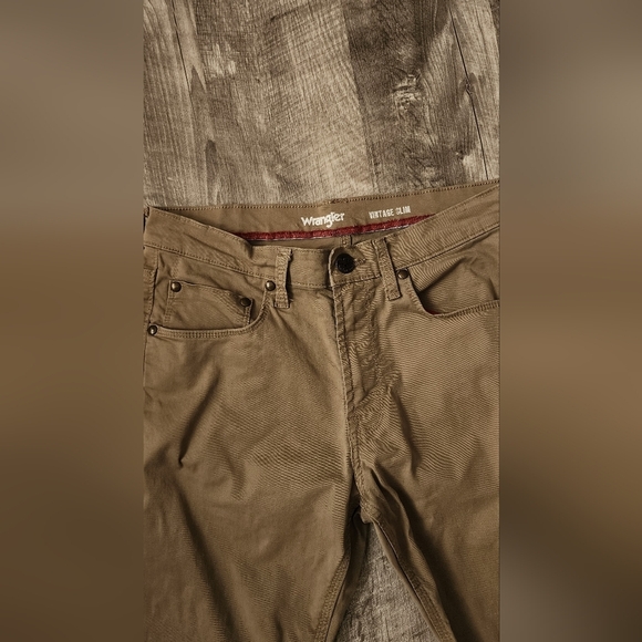 Wrangler Men's Brown Chinos - Picture 2 of 5